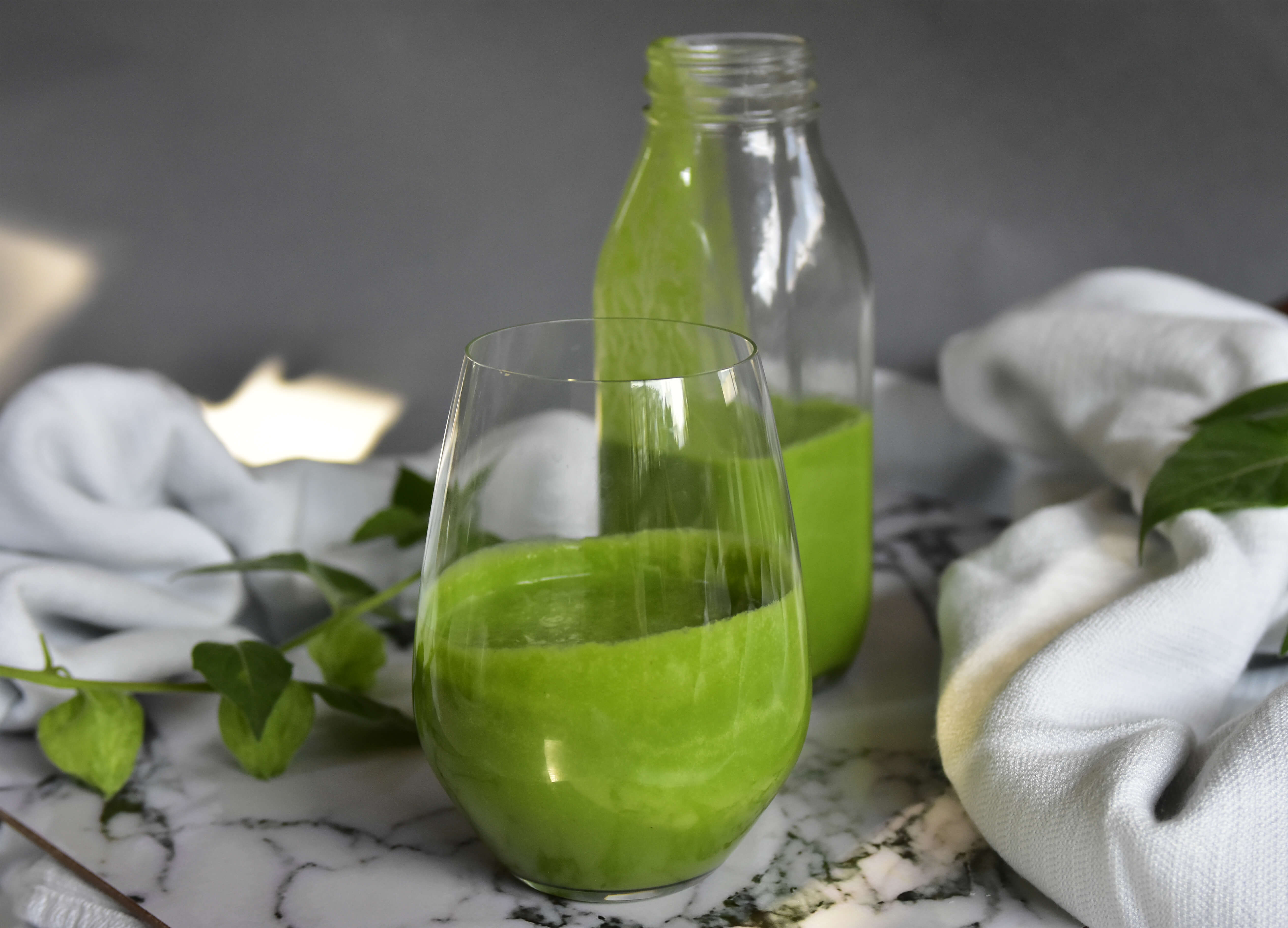 green juice on table